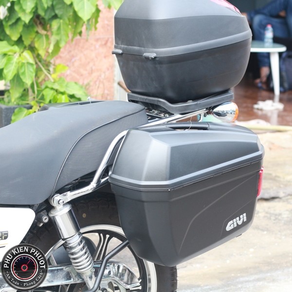 thung xe may givi gn125