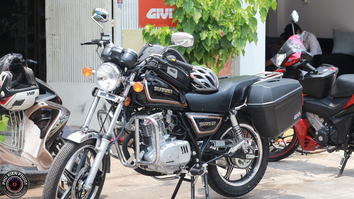 thung xe may givi gn125