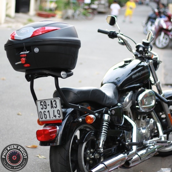 thung givi b360n gan xe Harley-Davidson Sportster 883