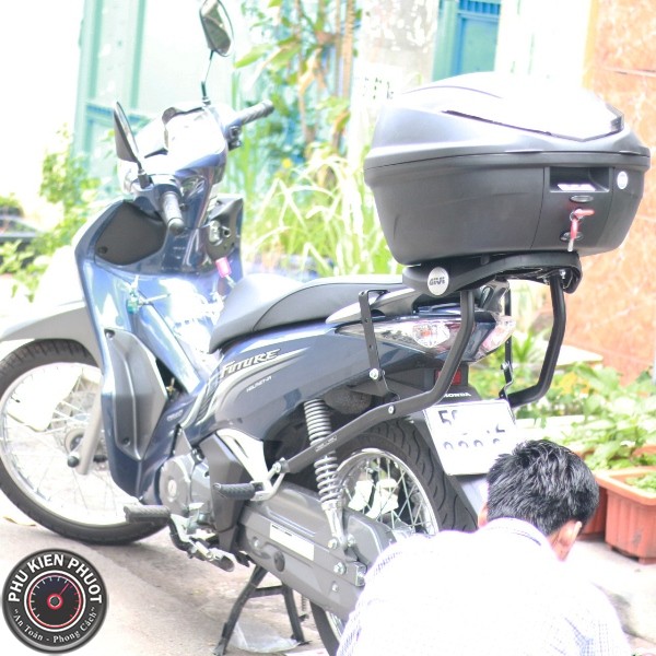 thùng givi B360NT g?n xe future fi 125