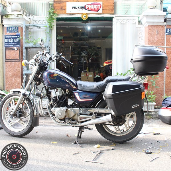 thung hong moto E22N-S , thung sau givi B360NT