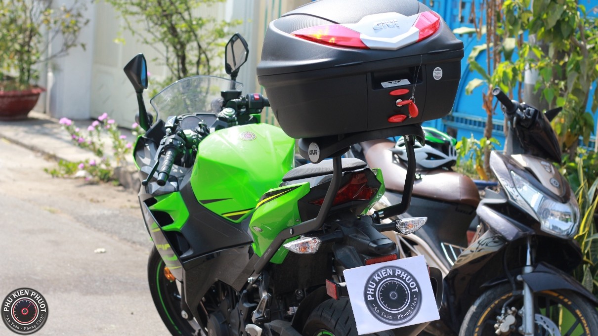 thung givi xe ninja 400