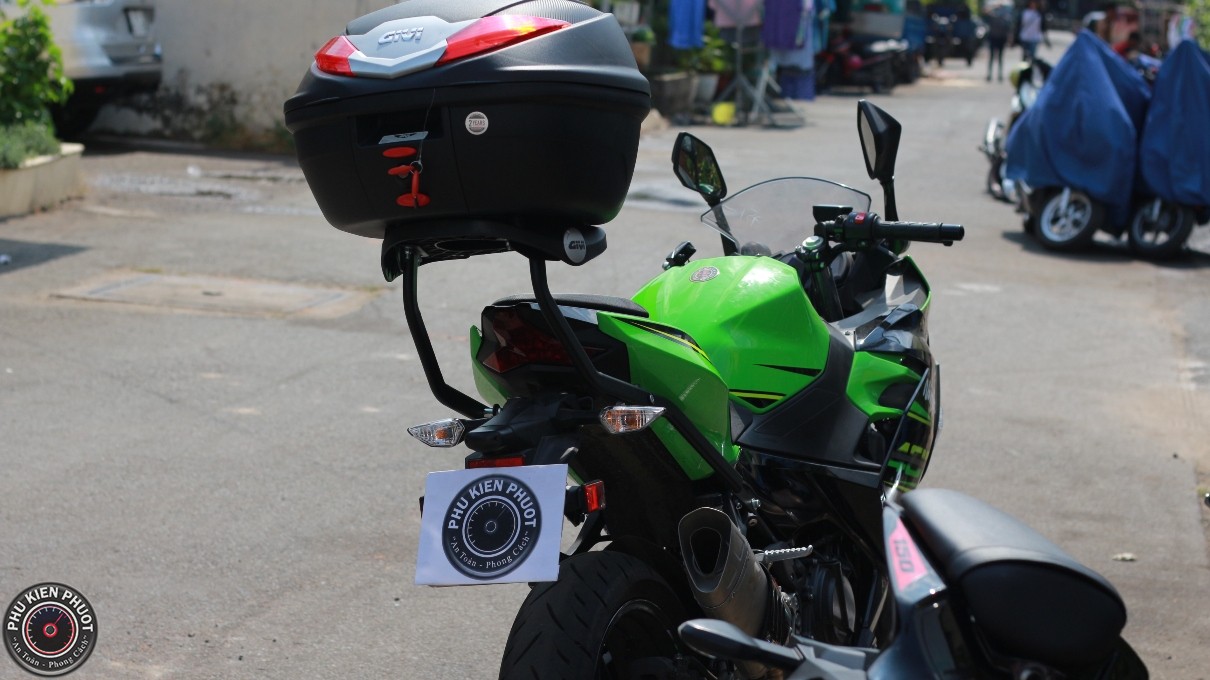 thung givi xe ninja 400