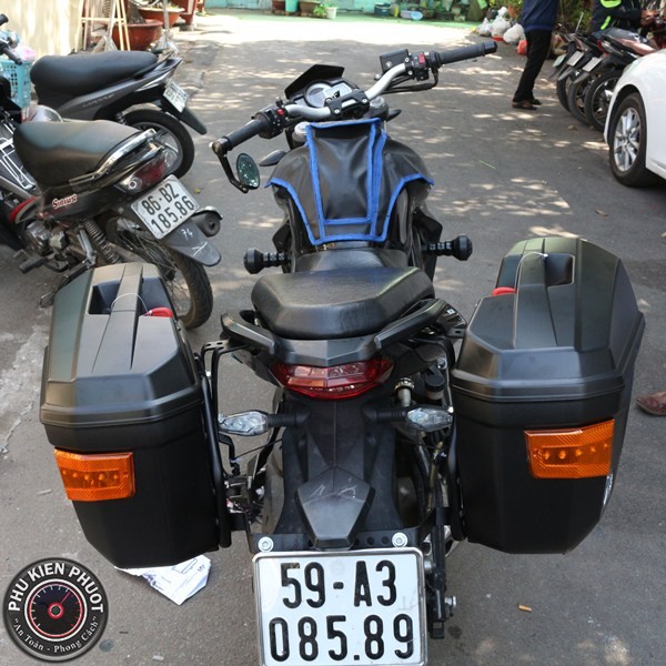 Thung xe givi E22N-Scho benelli bn302