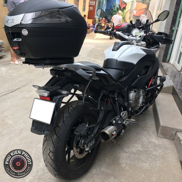 thung givi bmw s1000xr