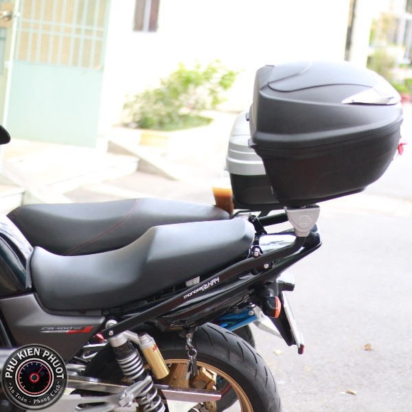 cb400 gan thung xe givi b360n