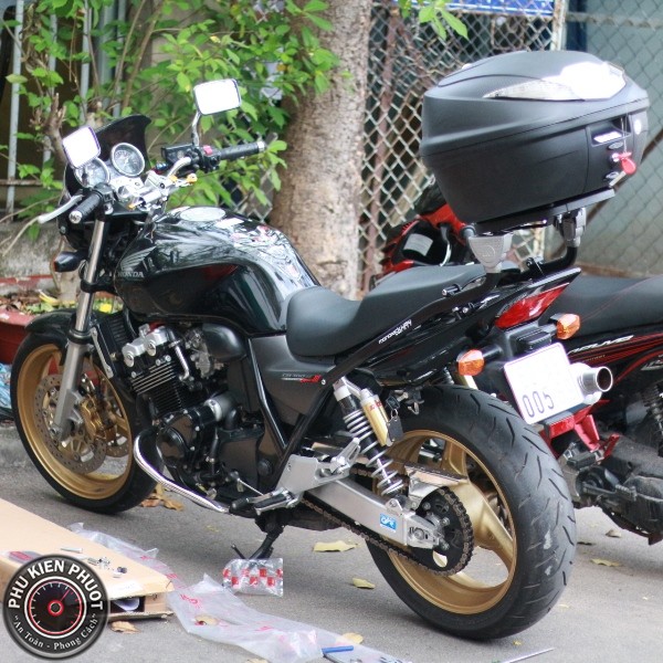 cb400 gan thung xe givi b360n