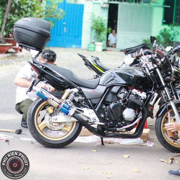 cb400 gan thung xe givi b360n