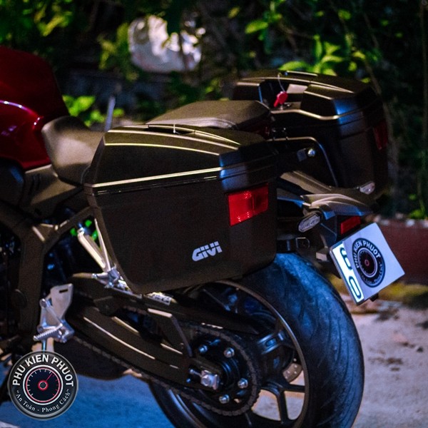 thung hong givi cb650r