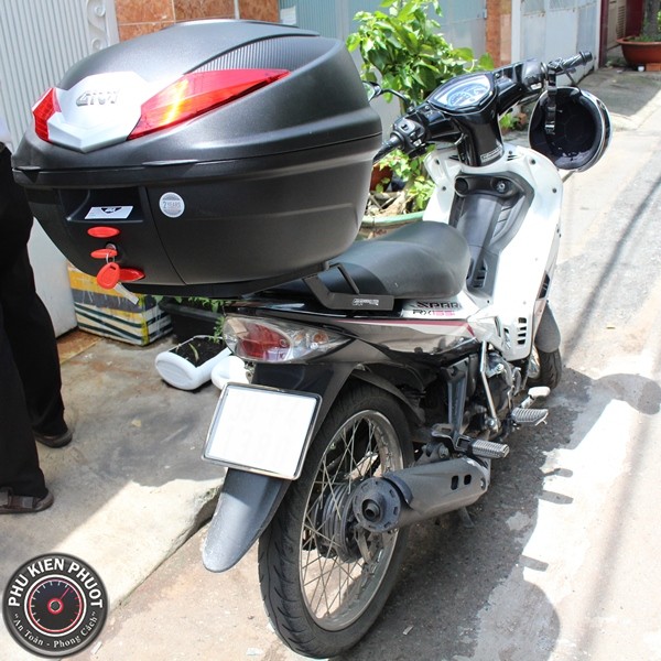 thung sau givi B360N cho exciter 2009