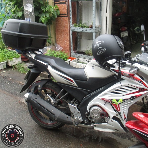 fz 150i gan thung sau e43nml