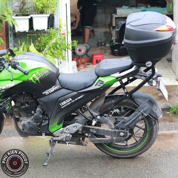 thung givi fz25