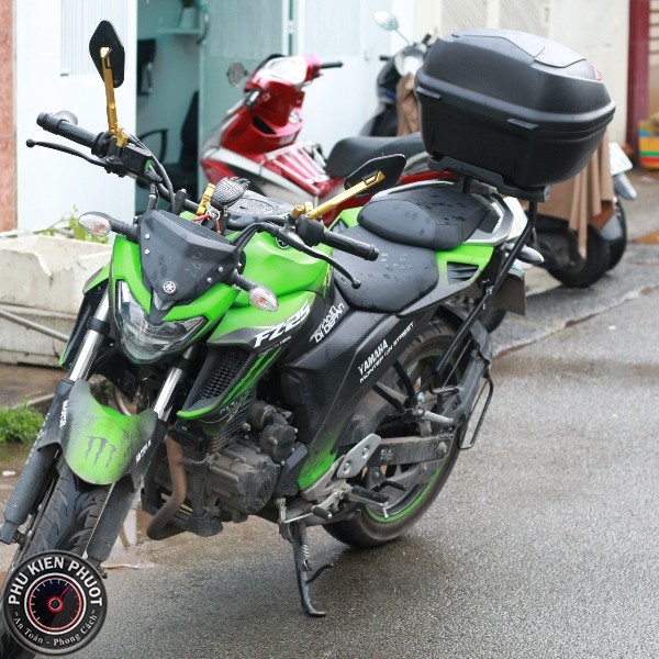 thung givi fz25