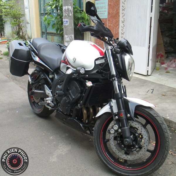 fz6 len thung hong moto e22n