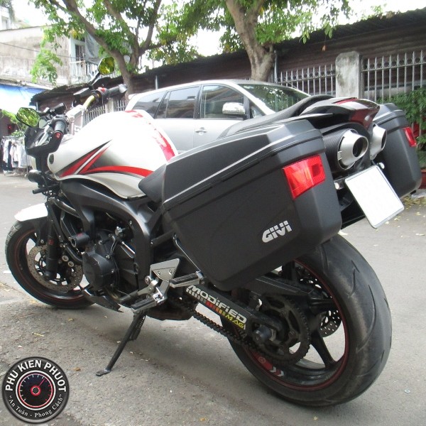 fz6 len thung hong moto e22n