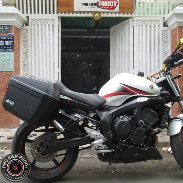 fz6 len thung hong moto e22n