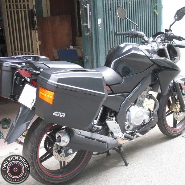 fz150i gan thung givi e22n-s