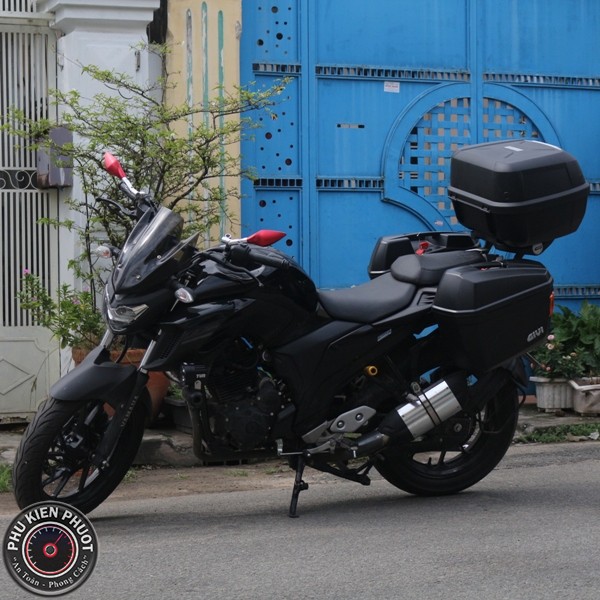 thung givi fz25