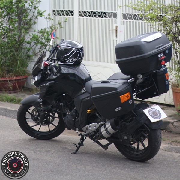 thung givi fz25