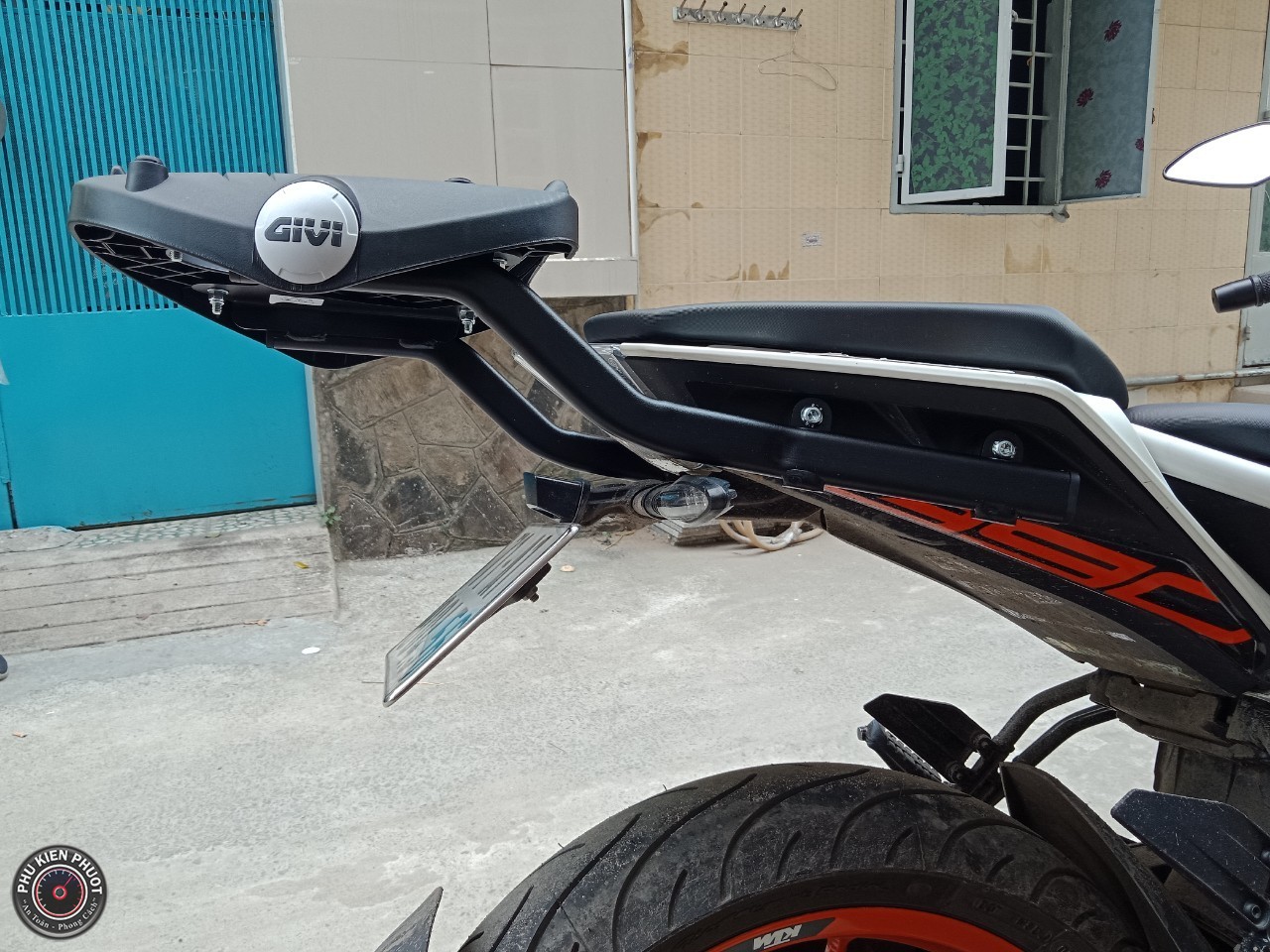 baga givi ktm duke 2018 , thung givi ktm duke 2018