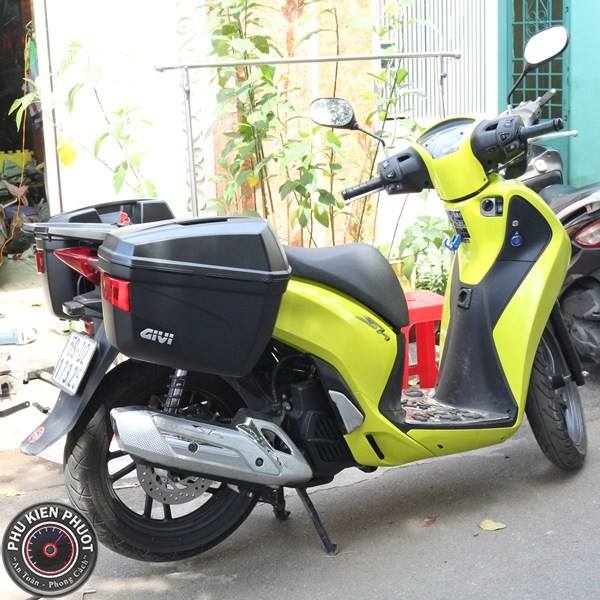 Thung givi E22N gan xe SH