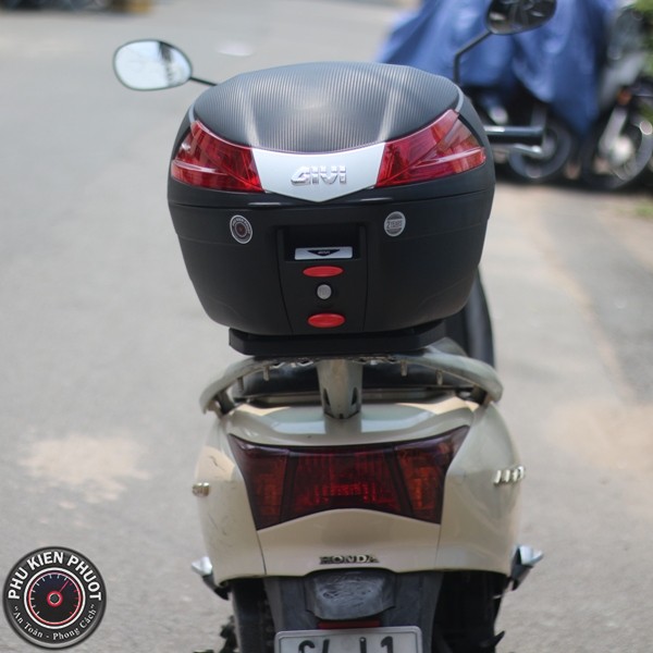 thung givi xe lead