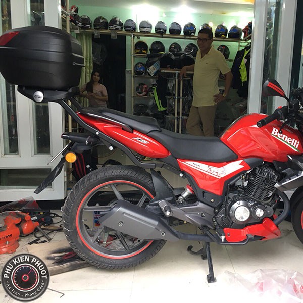 thung moto xe may givi xe benelli tnt15