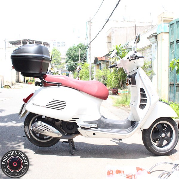 thung xe givi vespa gts 300