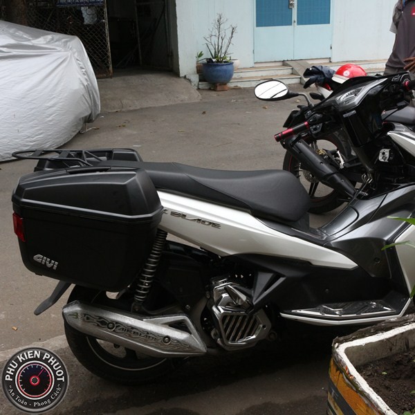 thung hong moto xe may E22N