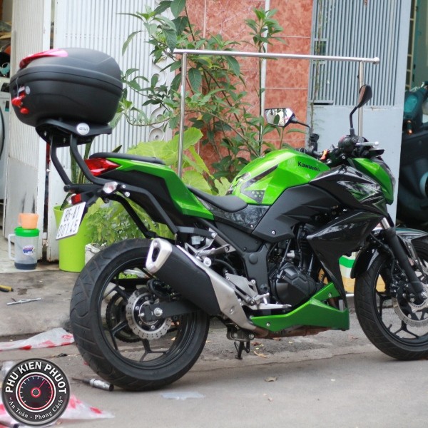 thung givi e340n gan xe kawasaki z300