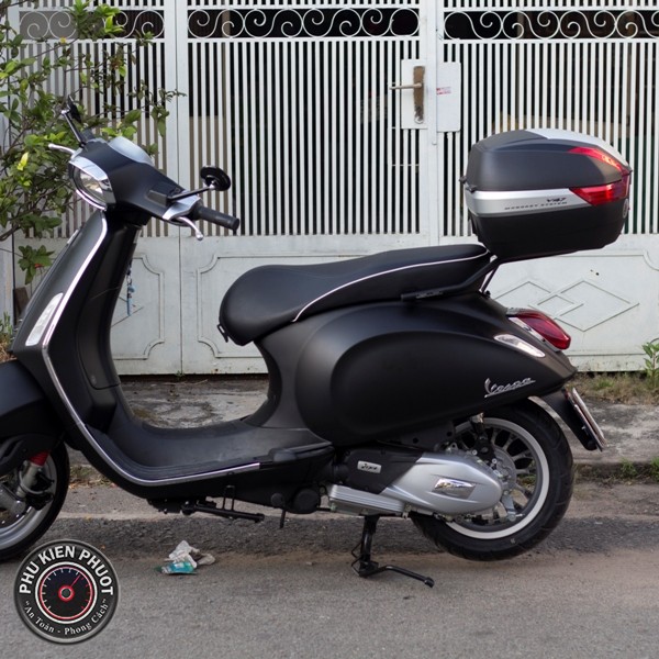 thung givi v47n cho vespa sprint