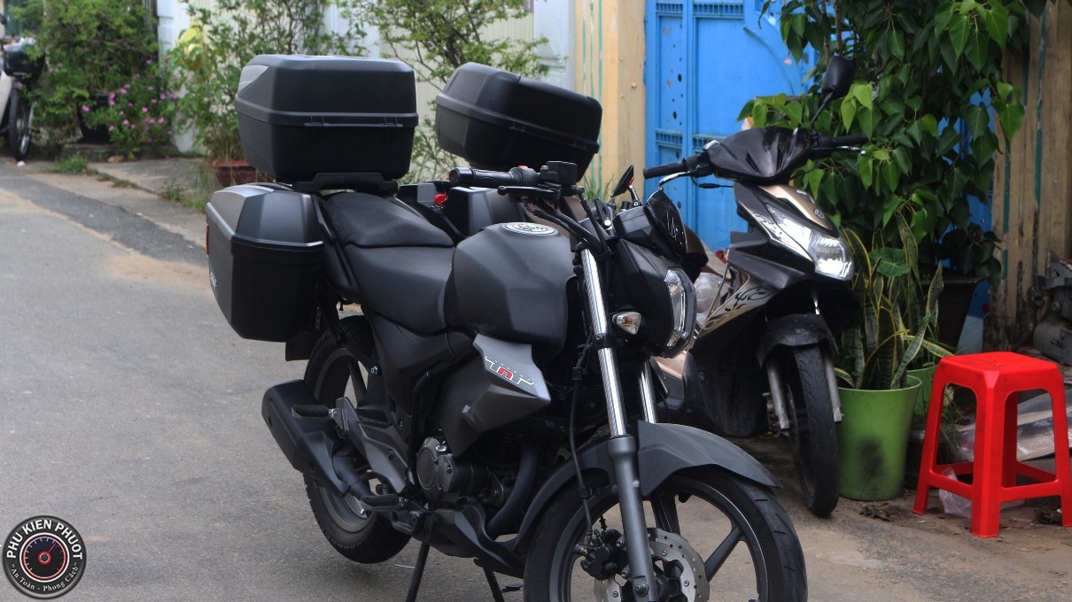 thung moto xe may givi xe benelli tnt15