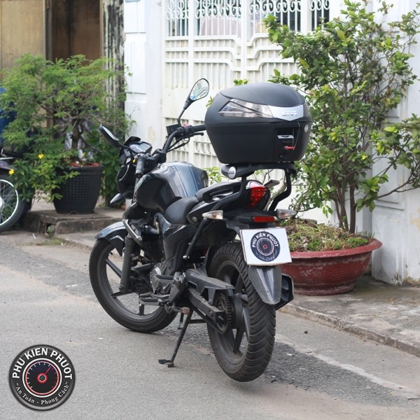 thung moto xe may givi xe benelli tnt15