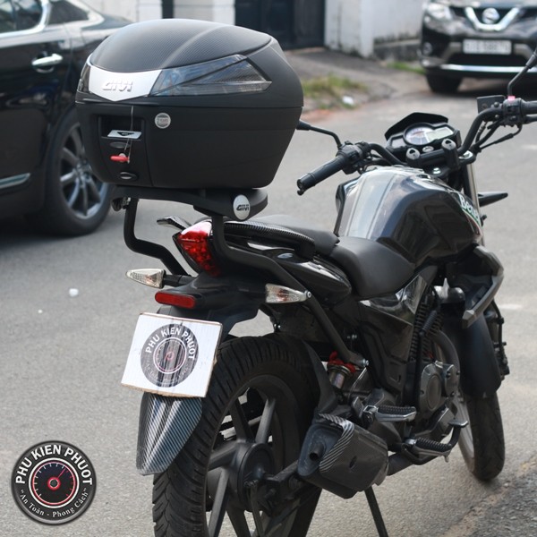 thung moto xe may givi xe benelli tnt15