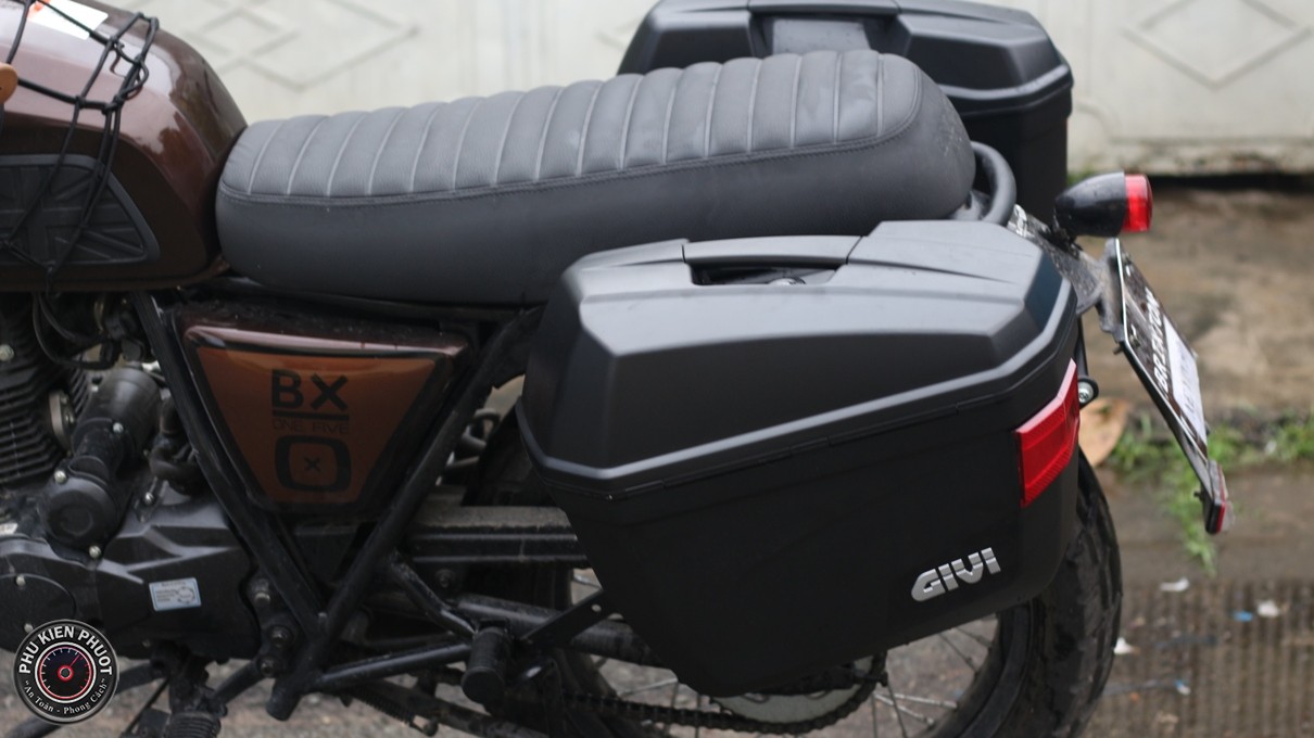 thung givi xe brixton