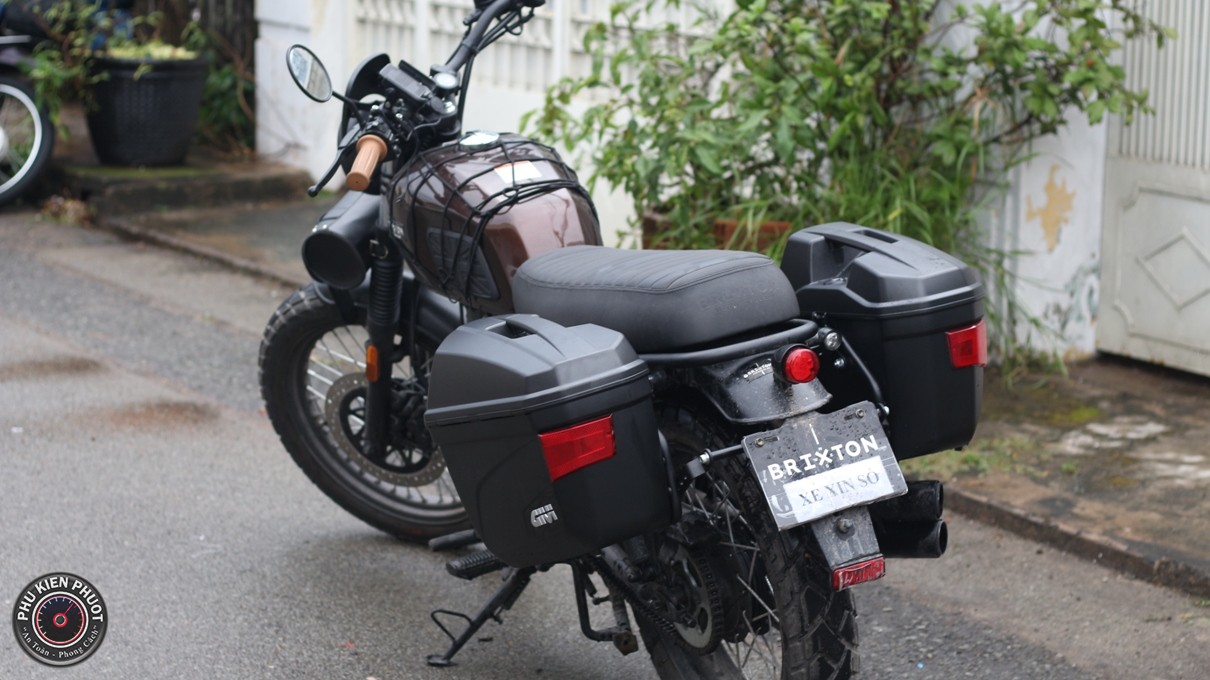 thung givi xe brixton