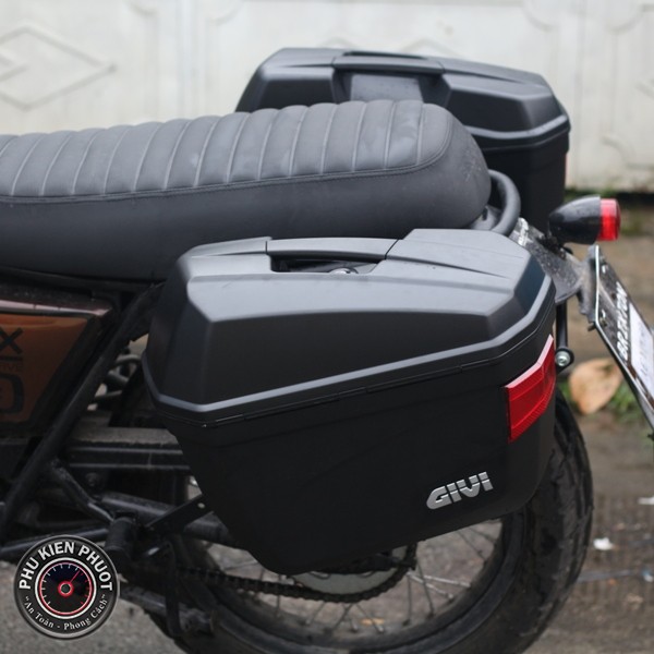 thung givi xe brixton