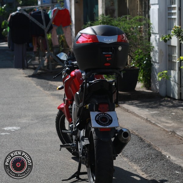 xe fz16 gan baga givi