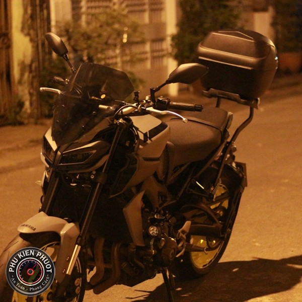 thung sau givi xe mt09