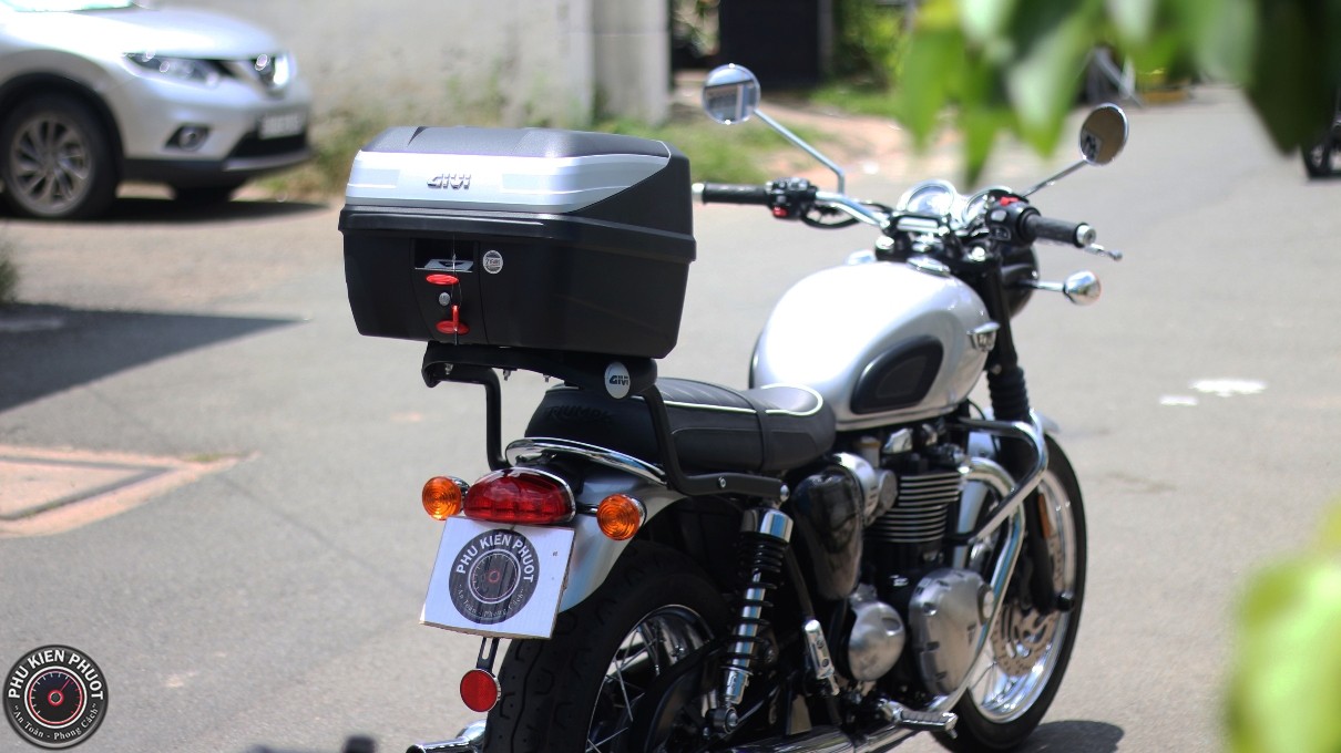 thung xe may , thung xe moto givi , thung givi triumph bonneville t120