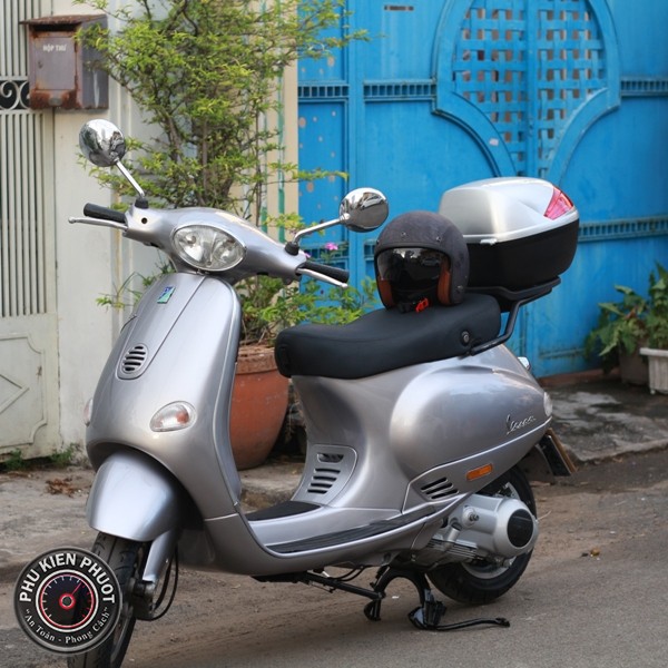 vespa et8 gan thung givi