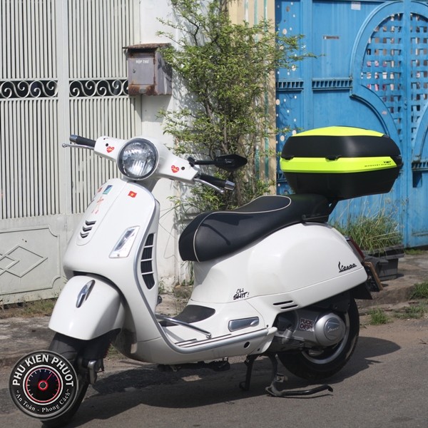 thung xe givi vespa gts 300