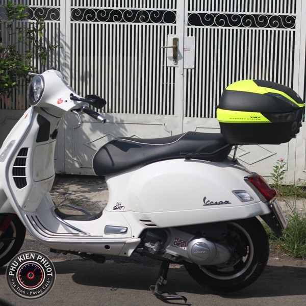 thung xe givi vespa gts 300