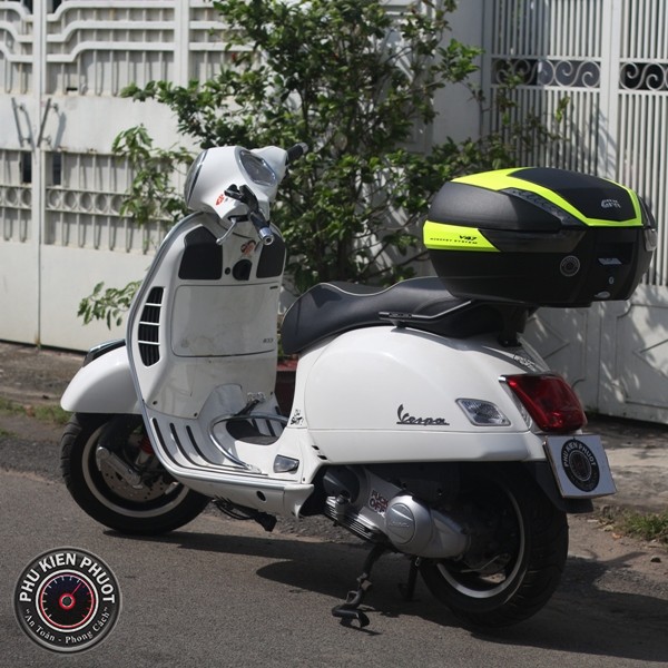 thung xe givi vespa gts 300