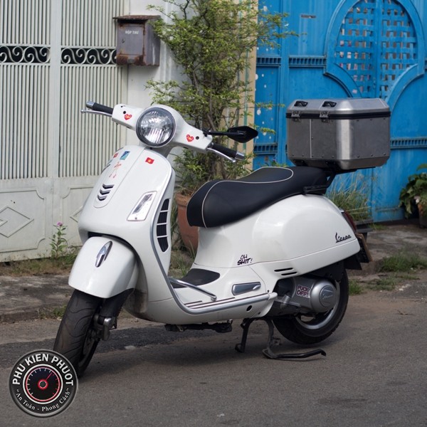 thung xe givi vespa gts 300