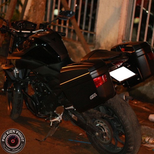 yamaha mt03 gan thung givi e22n