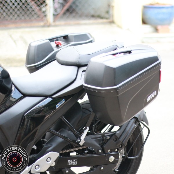 thung givi fz25