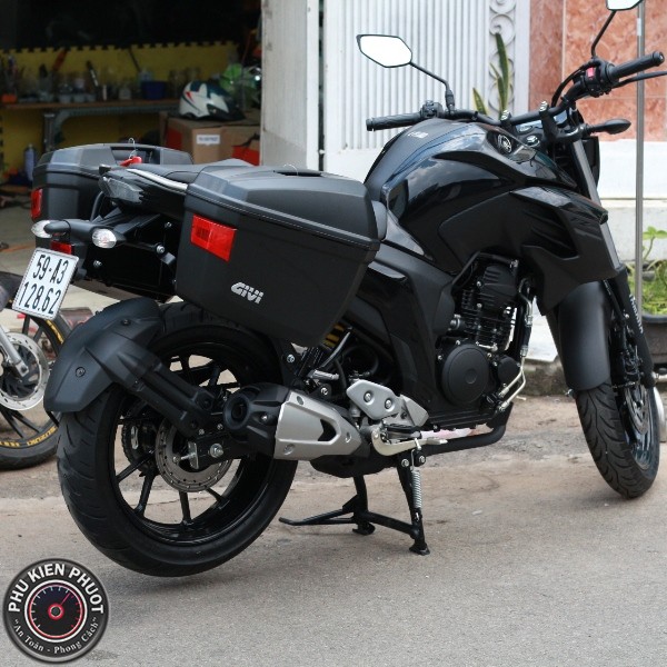 thung givi fz25