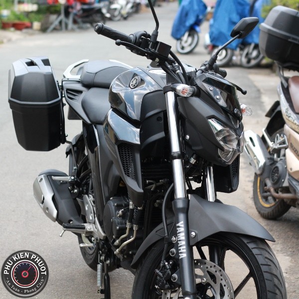 thung givi fz25