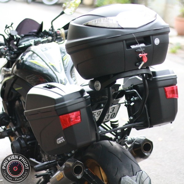 z1000 gan thung hai ben givi e22n va thung sau b360nt